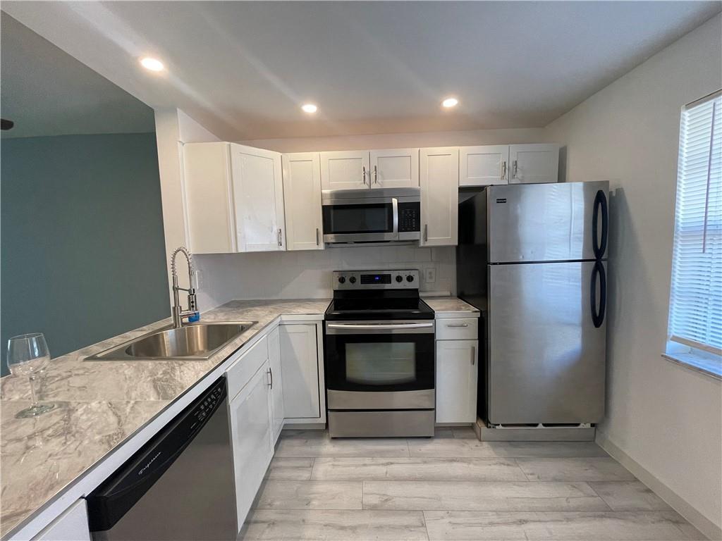 Oriole Golf & Tennis Club - Residential