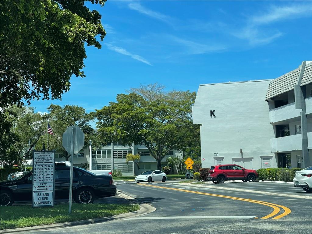 Oriole Golf & Tennis Club - Residential