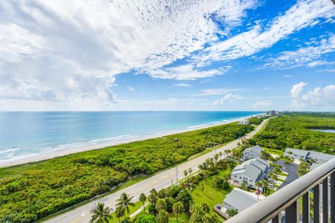 A home in Hutchinson Island