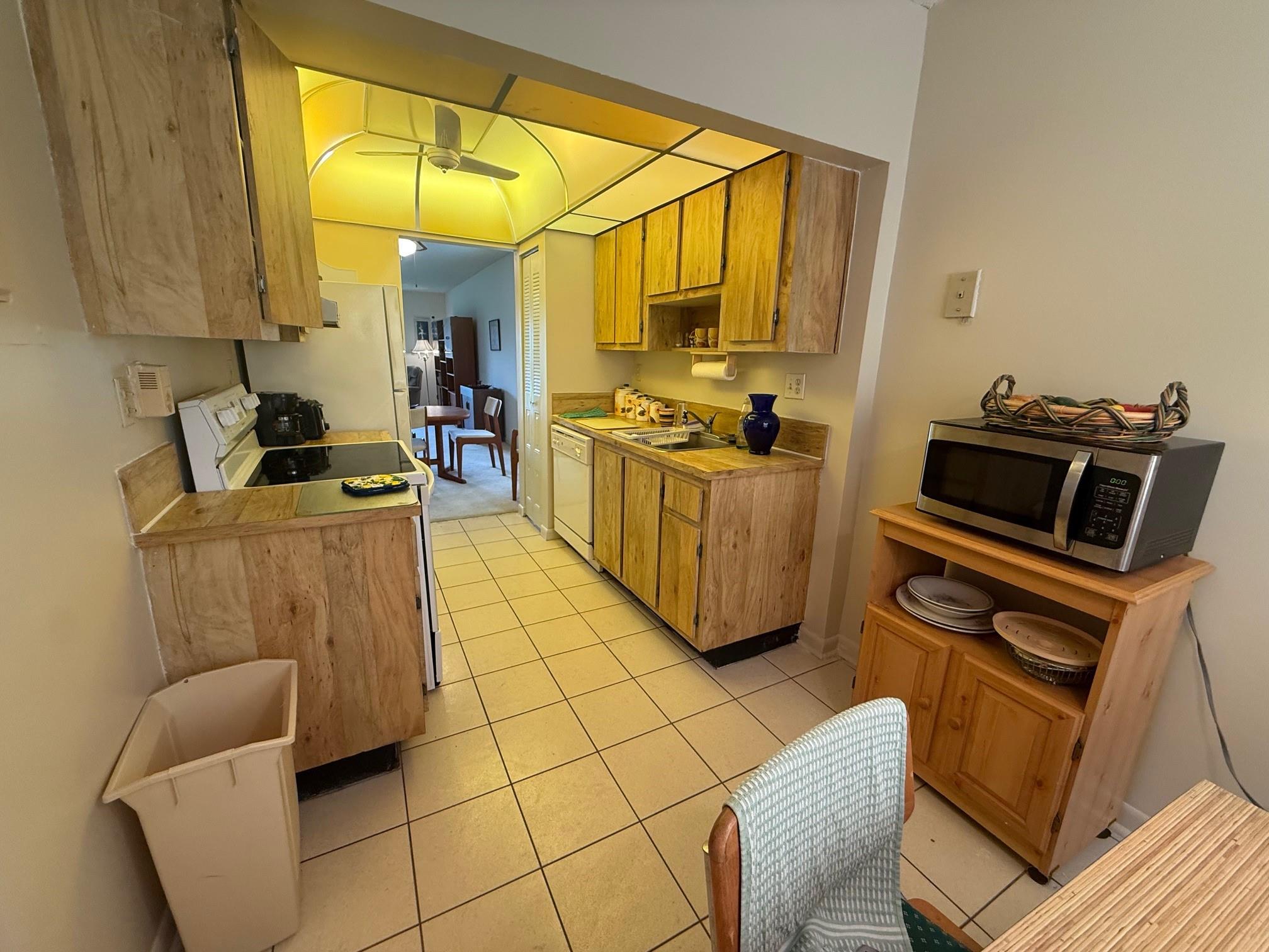 FAIRWAYS OF TAMARAC CONDO - Residential Lease
