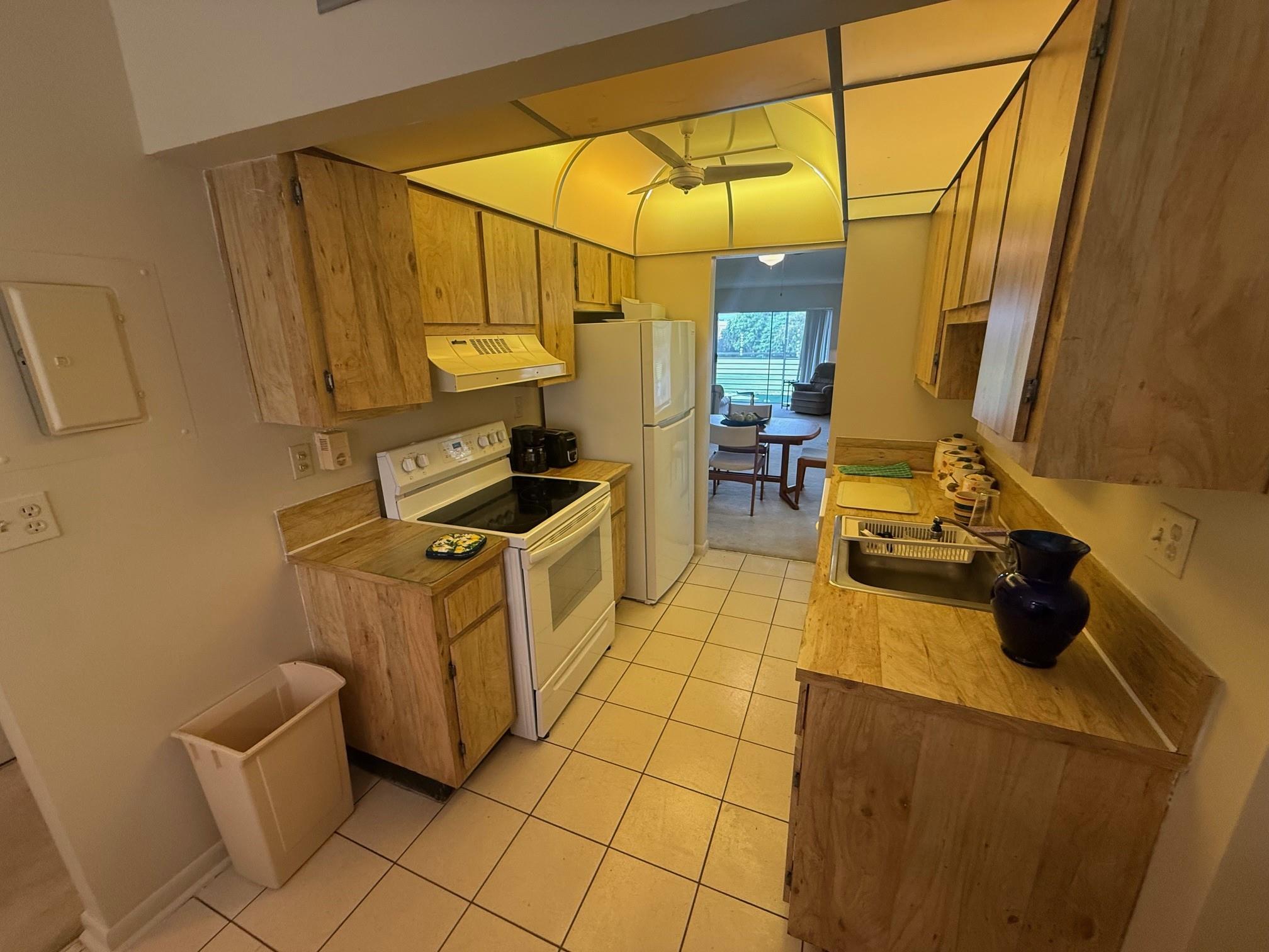 FAIRWAYS OF TAMARAC CONDO - Residential Lease