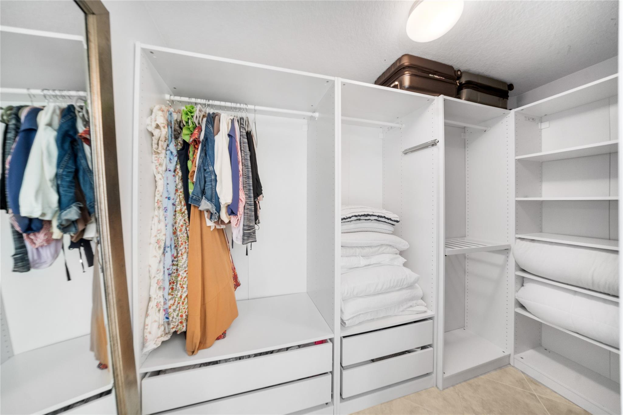 SILVER BEACH CONDOMINIUM - Residential