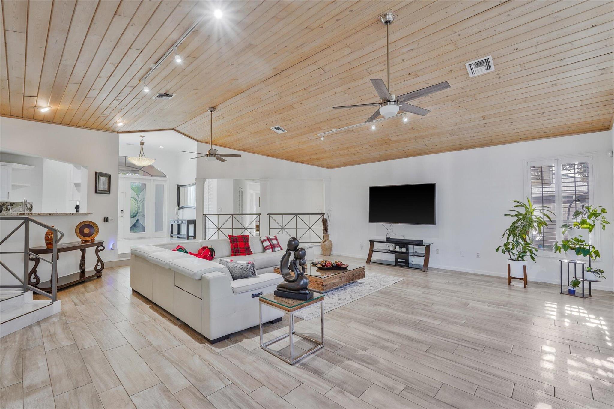 GREENVIEW SHORES 1 OF WEL - Residential