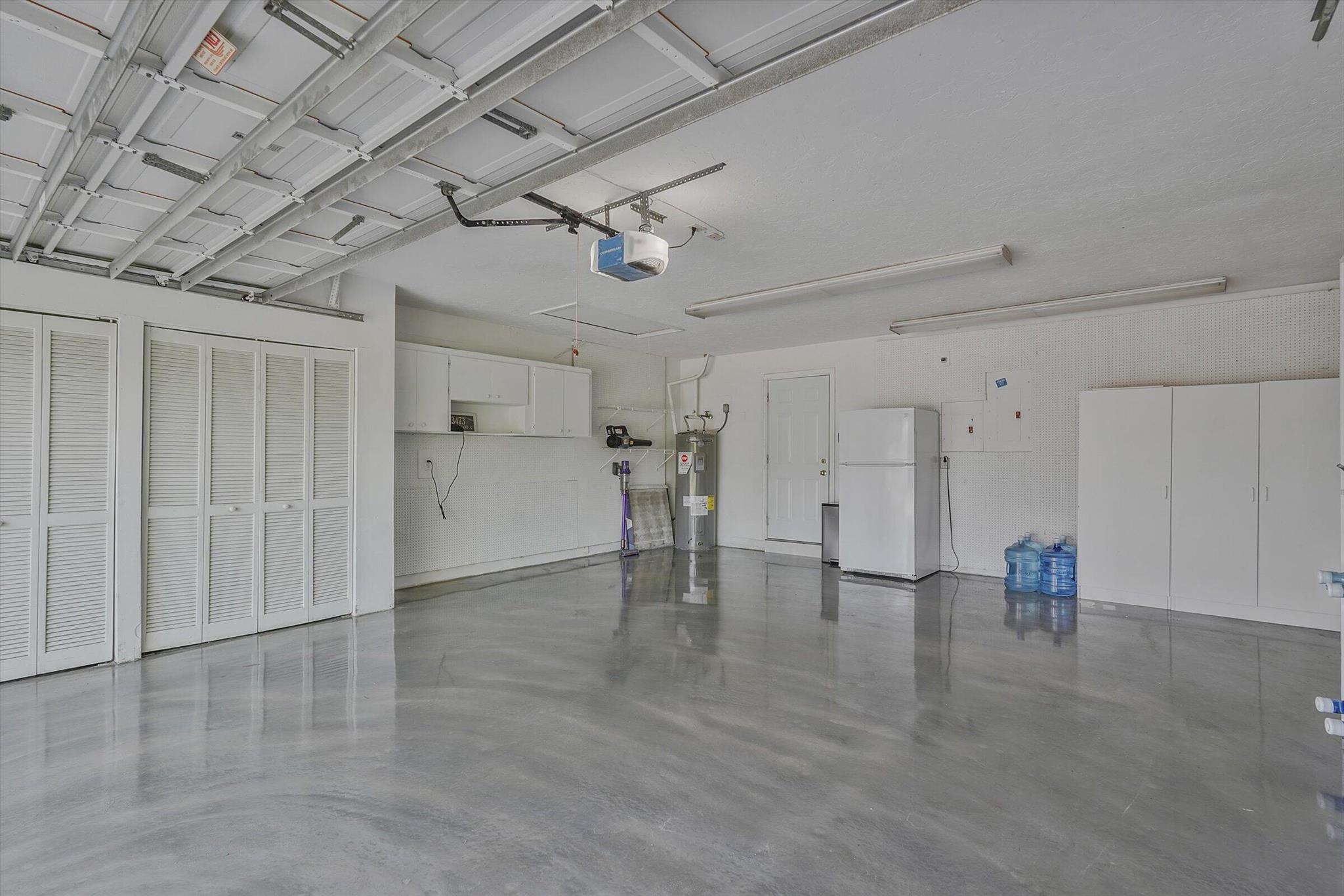 GREENVIEW SHORES 1 OF WEL - Residential