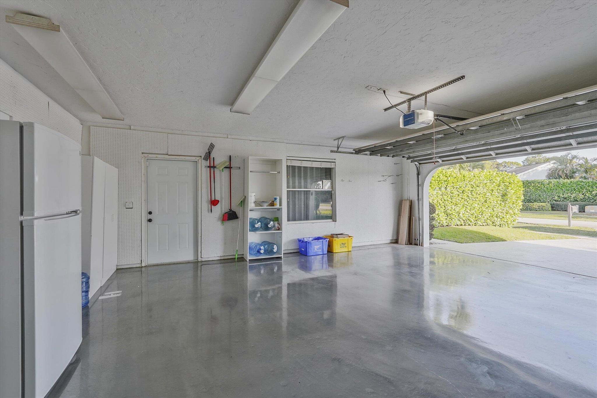 GREENVIEW SHORES 1 OF WEL - Residential