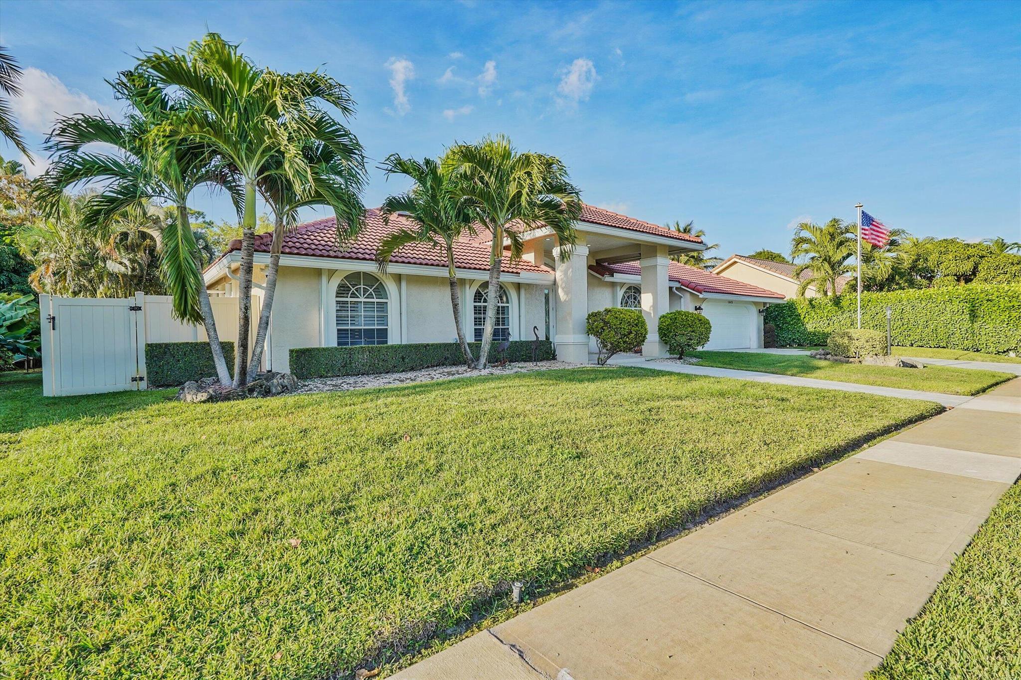 GREENVIEW SHORES 1 OF WEL - Residential