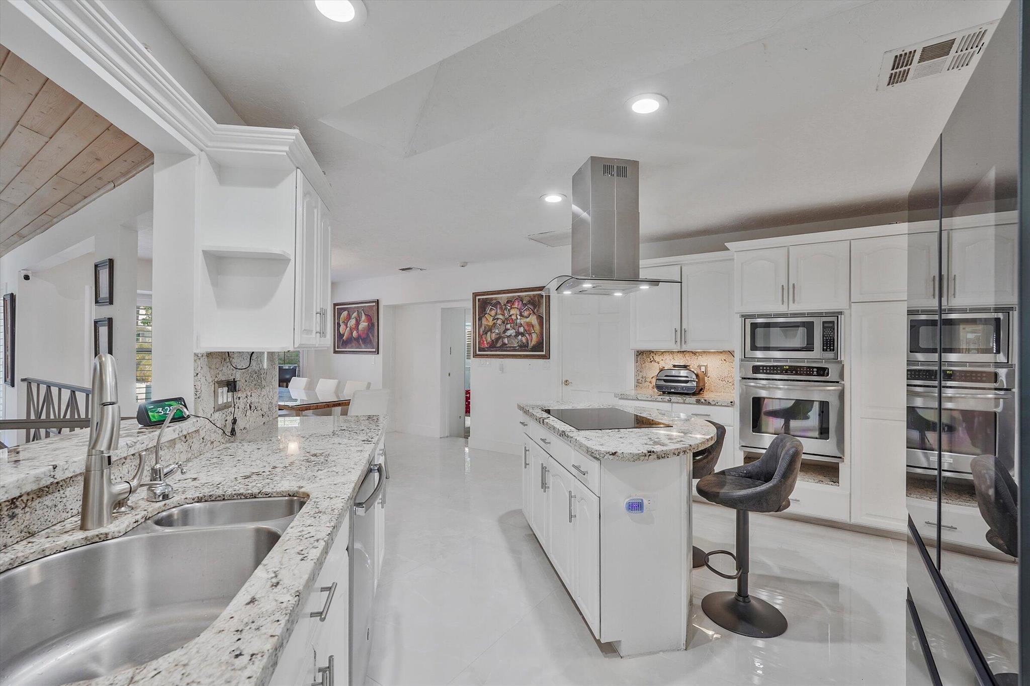 GREENVIEW SHORES 1 OF WEL - Residential