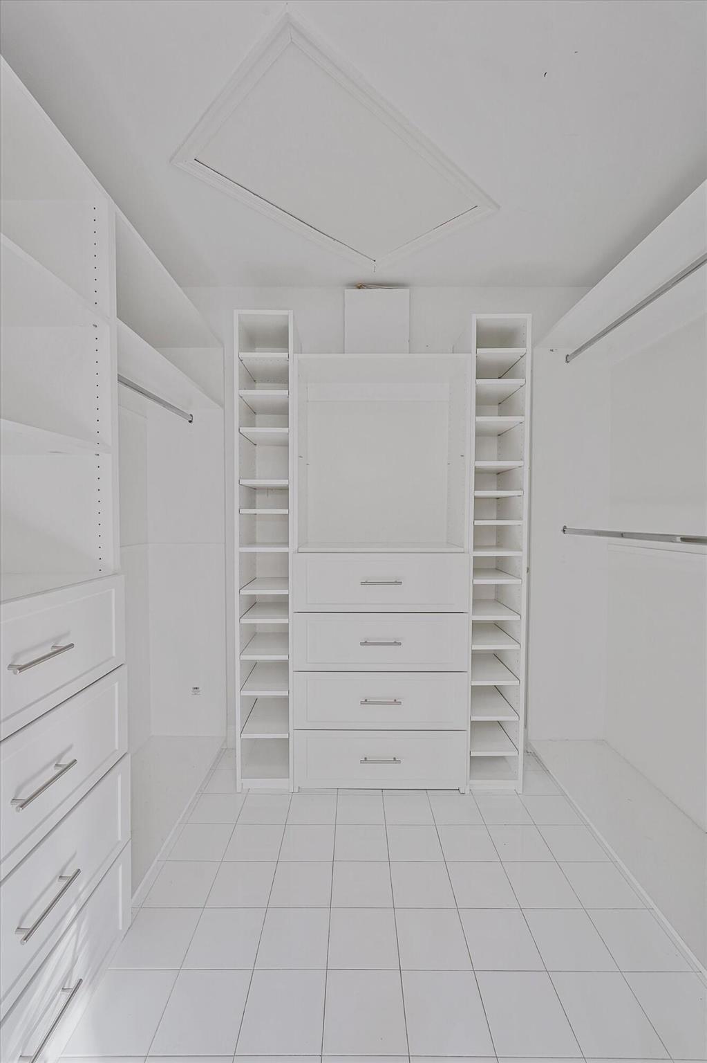 GREENVIEW SHORES 1 OF WEL - Residential