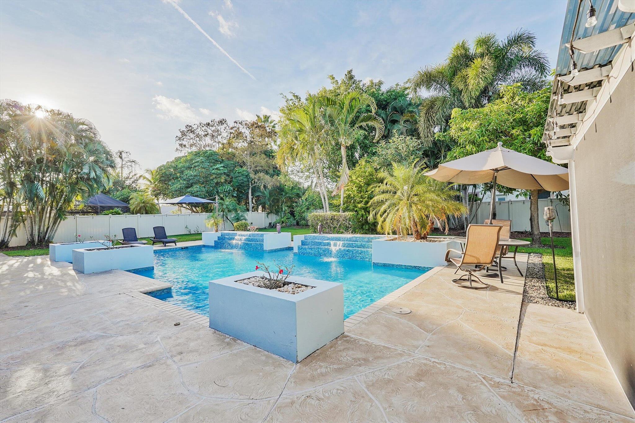 GREENVIEW SHORES 1 OF WEL - Residential