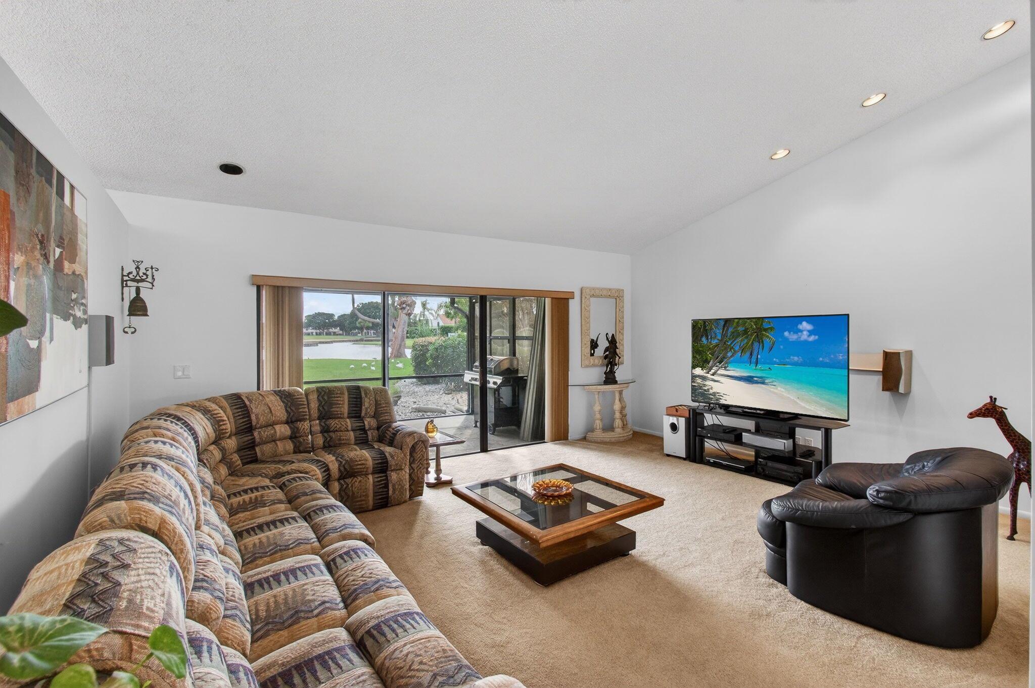 Villas of Green Glen / In - Residential