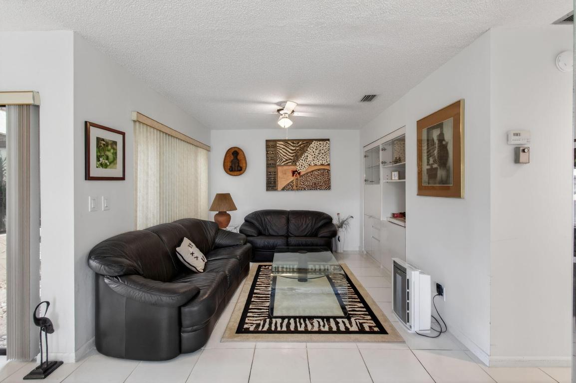 Villas of Green Glen / Indian Spring - Residential