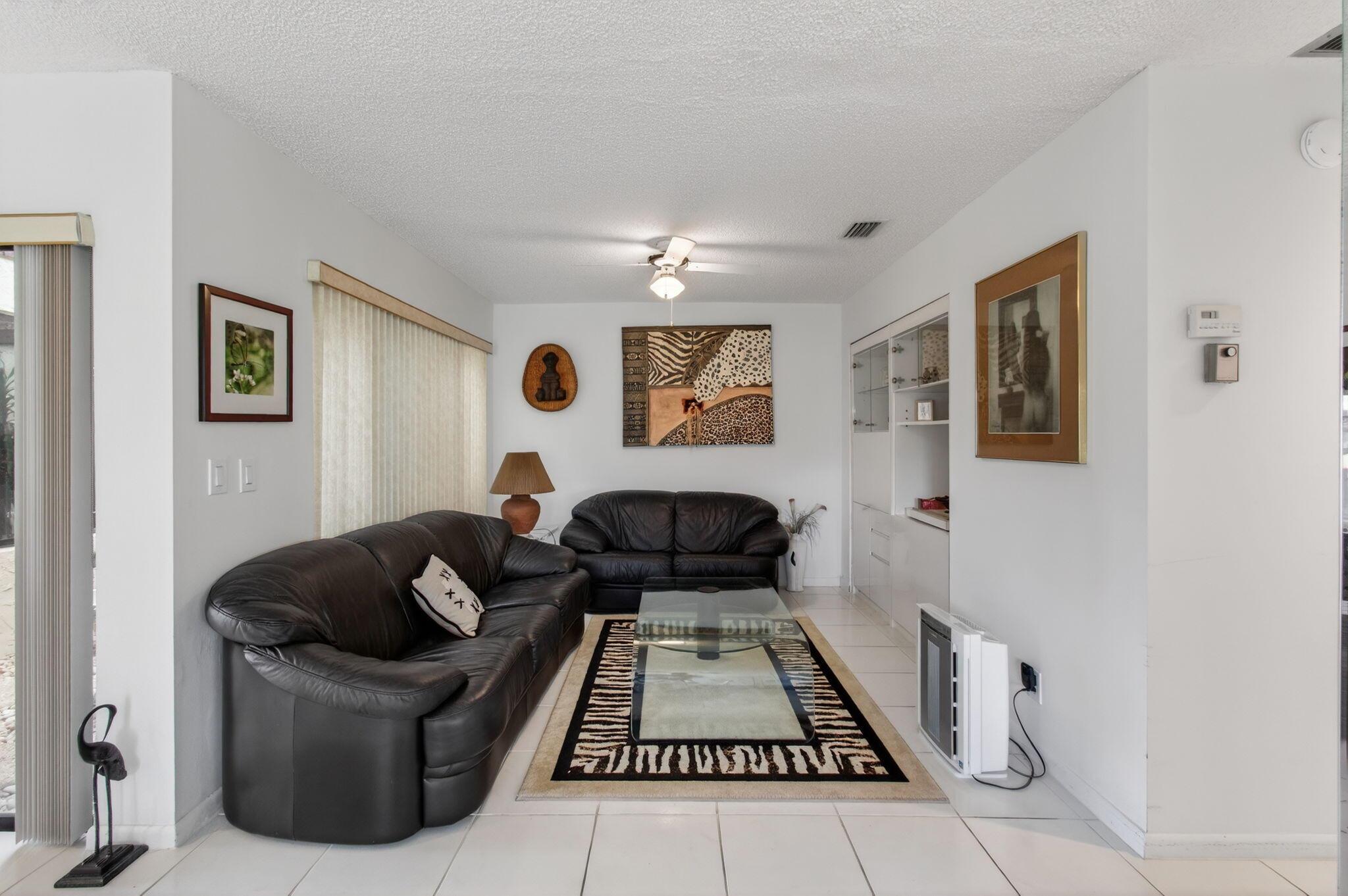 Villas of Green Glen / In - Residential