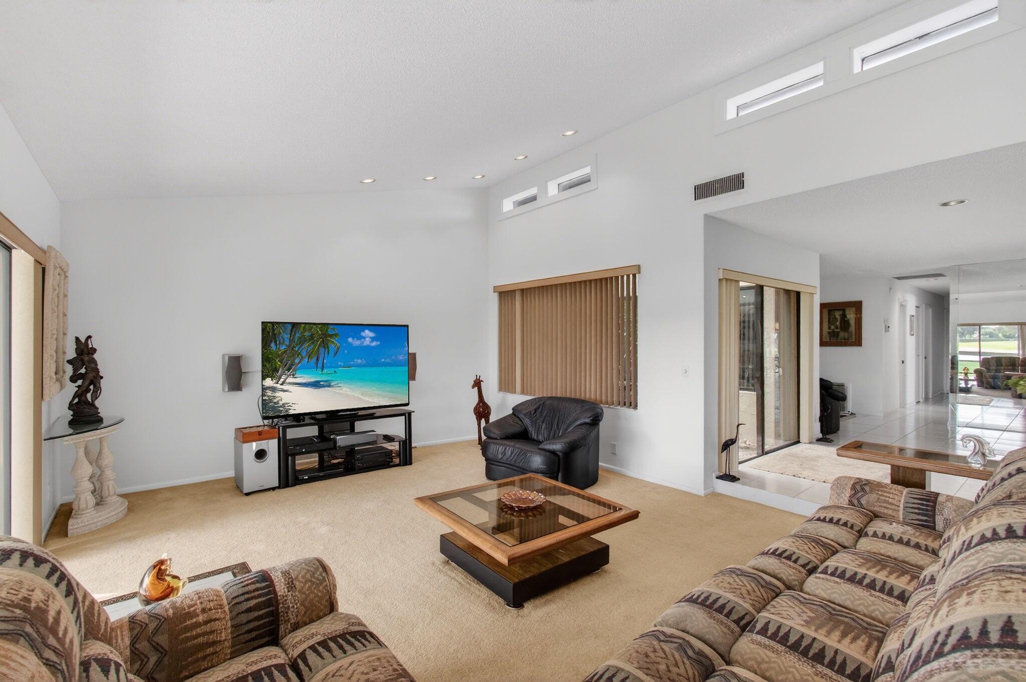 Villas of Green Glen / In - Residential