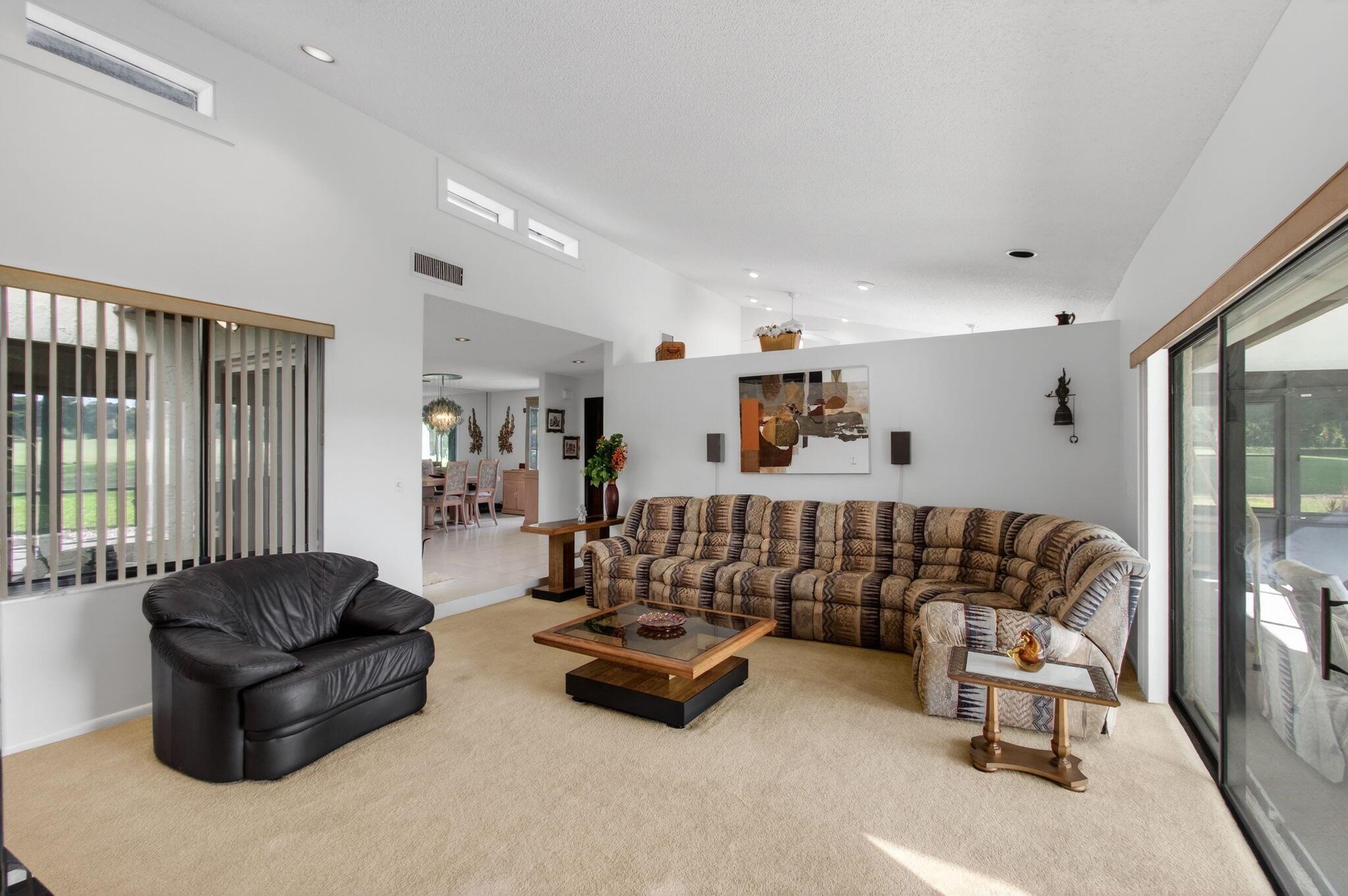 Villas of Green Glen / In - Residential