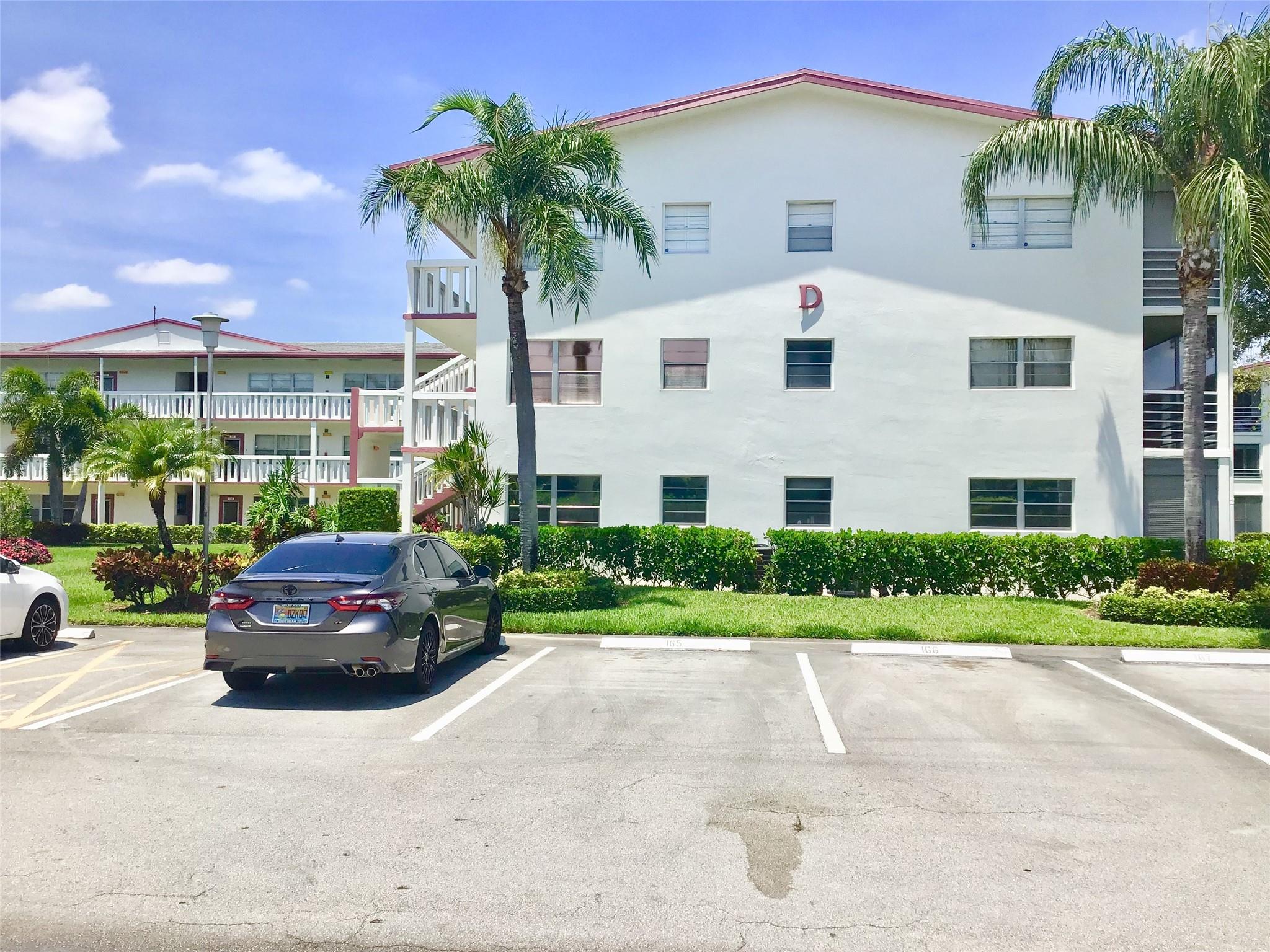 Updated First floor 1 bedroom, 1.5 baths unit with panoramic lake views is available for annual rent. Kitchen and bathrooms are updated, nice tile flooring throughout the unit, built in closet in the bedroom. Premium cable, high speed internet, water/sewage, assigned parking spot with plenty of guest parking spaces, shuttle service and access to incredible club house is included in the rent. Walkout from the Florida room to a beautiful long lake, 5 minute walk to the pool, gated secure community with great amenities. Club house features gym, movie Theater, ping pong/billiard rooms, daily events, concerts, shuttle service takes you to all nearby plazas for shopping. Gated Community with security patrols. 1 tenant must be 55+ as per HOA. Tenant pays electric