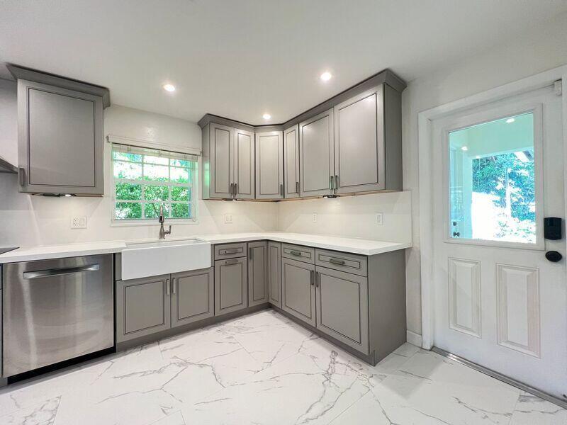 OAK RIDGE PARK - Residential Lease