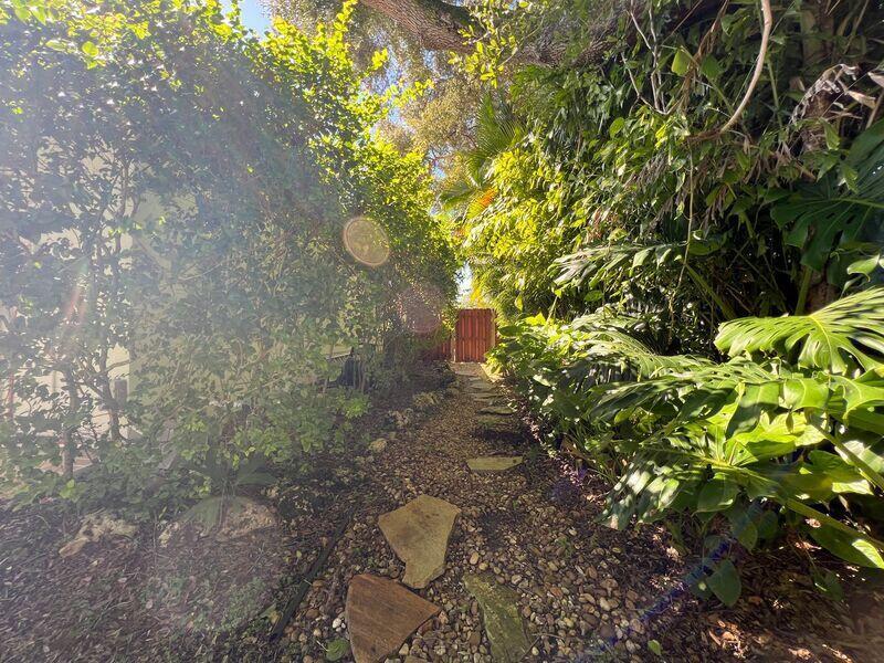 OAK RIDGE PARK - Residential Lease