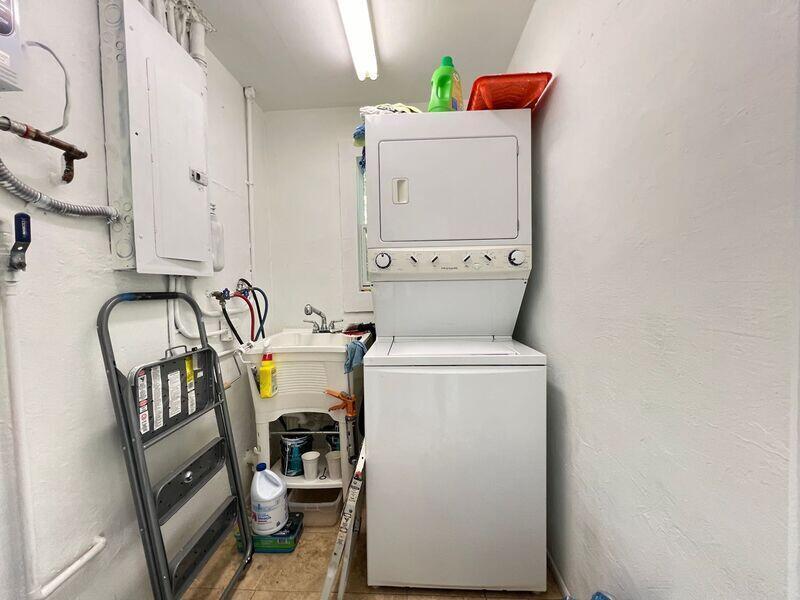 OAK RIDGE PARK - Residential Lease