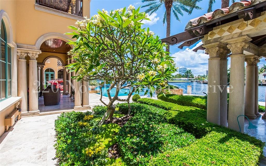 BAY COLONY SEC OF THE LAN - Residential