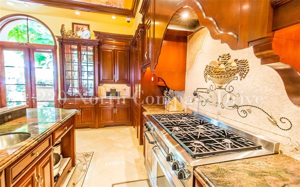 BAY COLONY SEC OF THE LAN - Residential