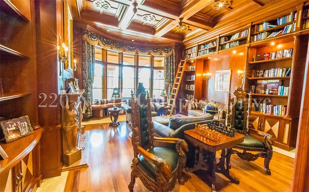 BAY COLONY SEC OF THE LAN - Residential