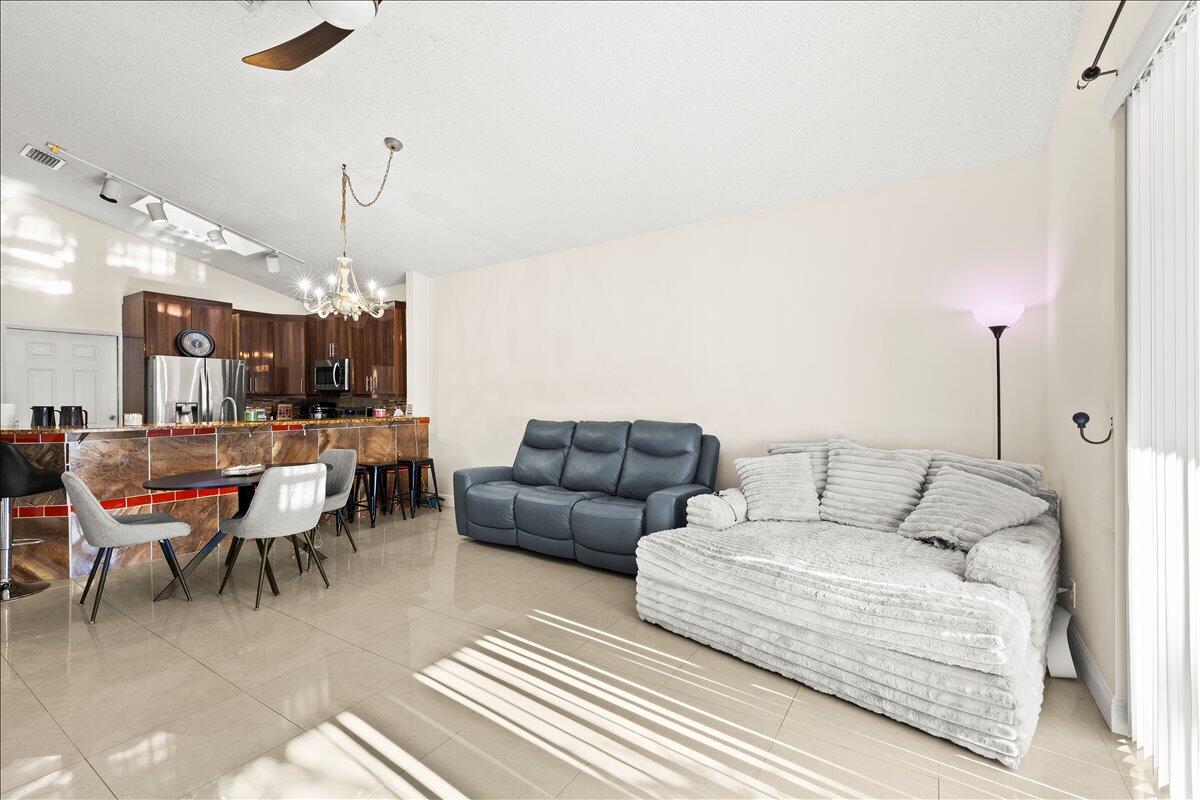 MNR FOREST 2 - Residential Lease