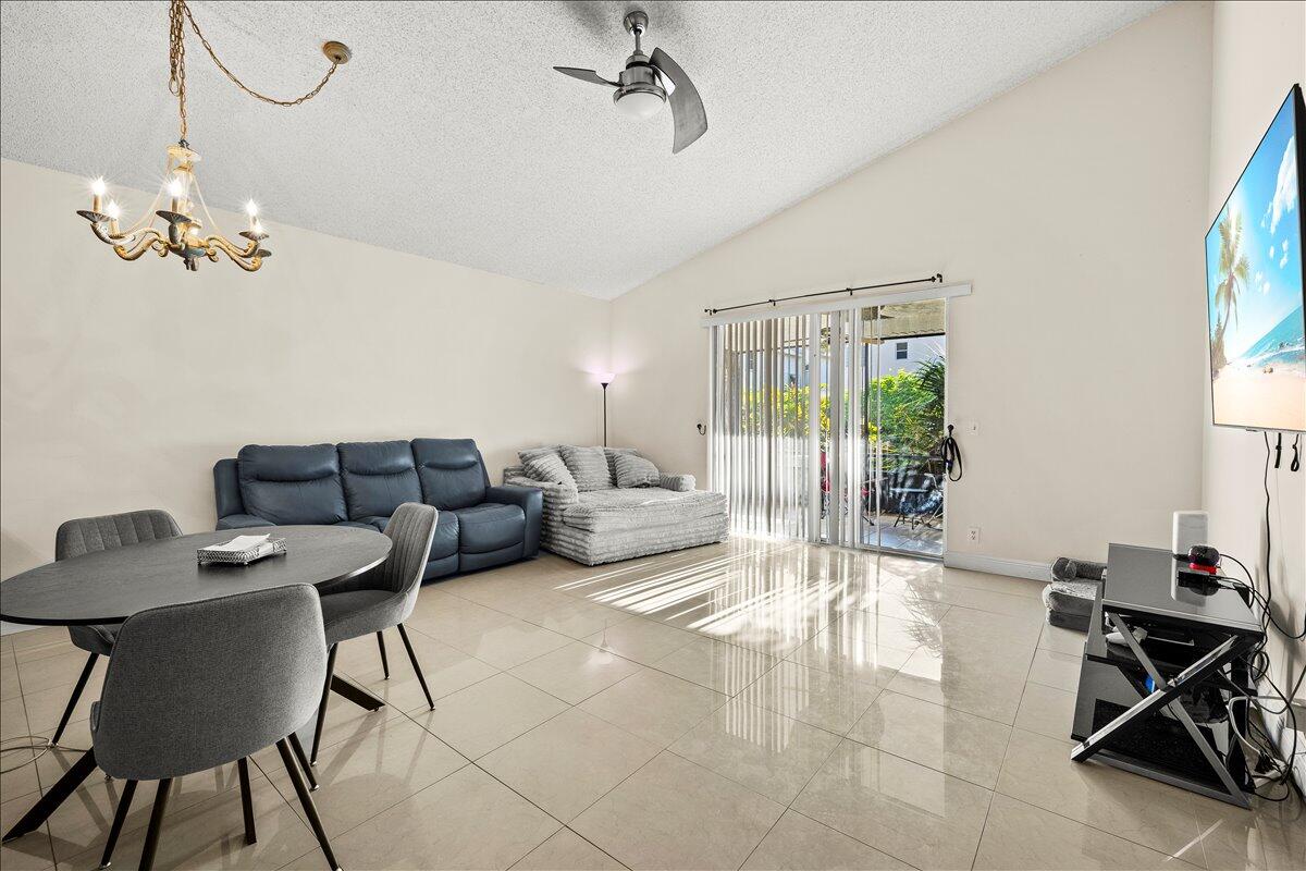 MNR FOREST 2 - Residential Lease