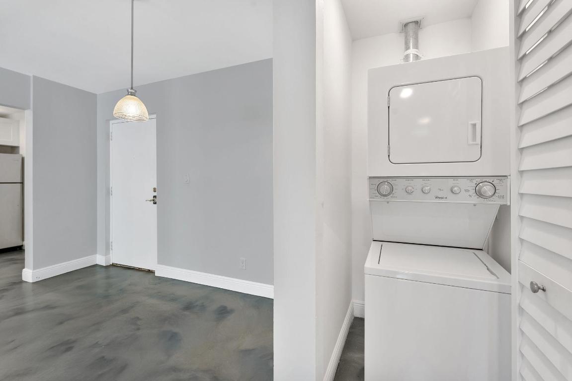 CASA DEL RIO CONDO - Residential Lease