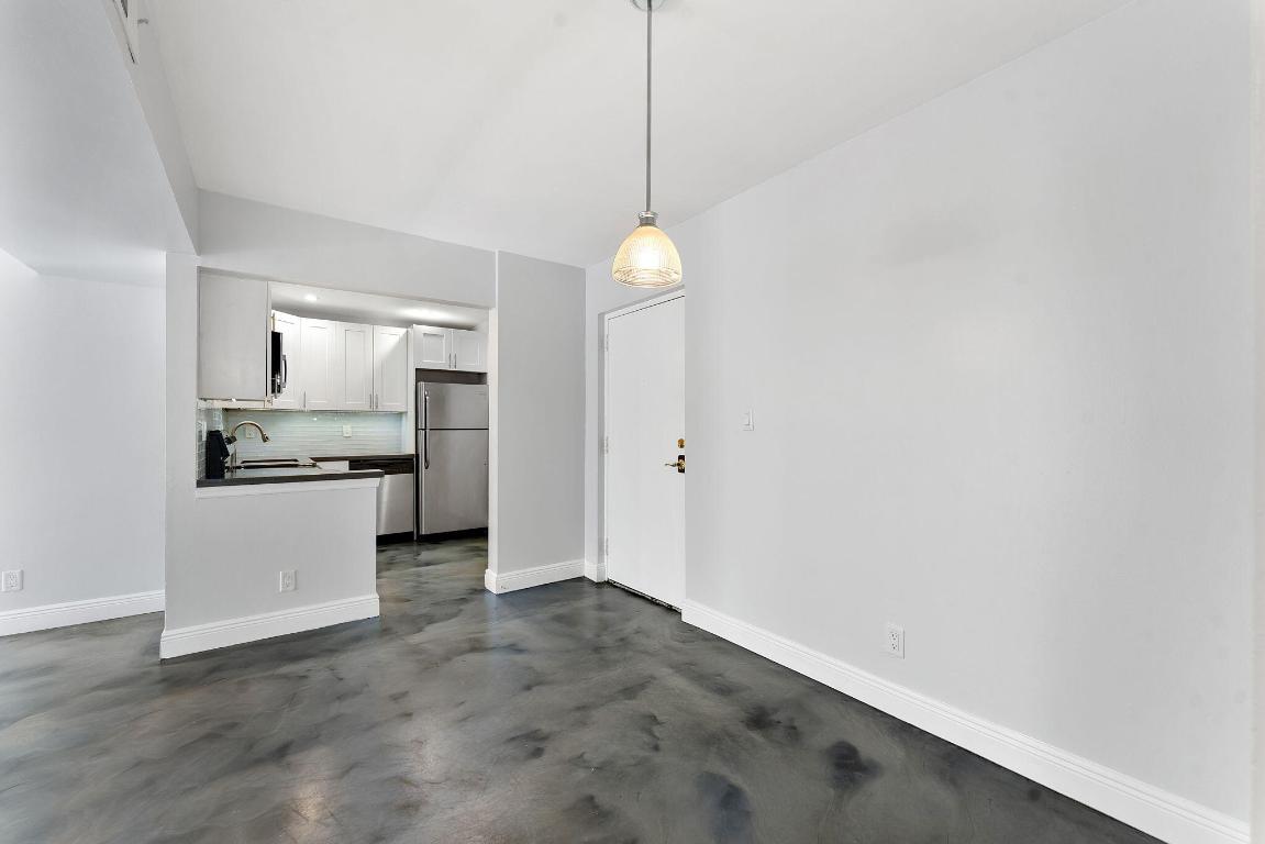 CASA DEL RIO CONDO - Residential Lease