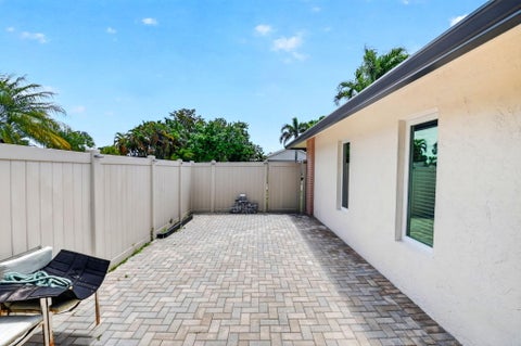Tiny photo for 990 Hickory Trail, Wellington, FL 33414 (MLS # B26070621)