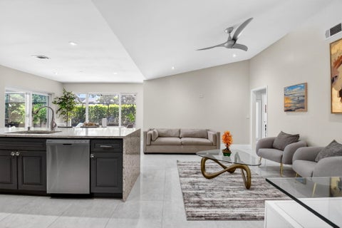 Tiny photo for 990 Hickory Trail, Wellington, FL 33414 (MLS # B26070621)