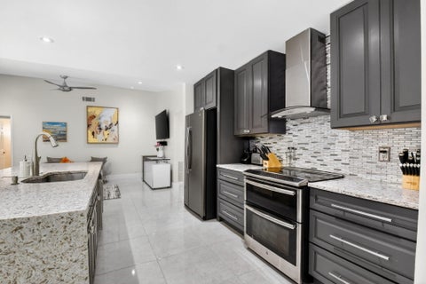 Tiny photo for 990 Hickory Trail, Wellington, FL 33414 (MLS # B26070621)