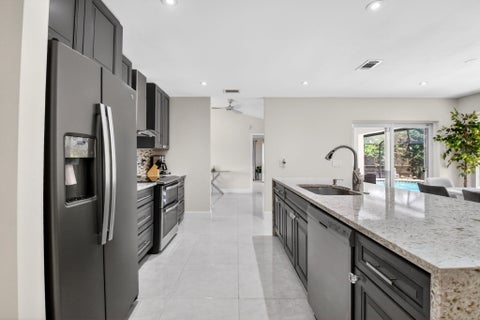 Tiny photo for 990 Hickory Trail, Wellington, FL 33414 (MLS # B26070621)