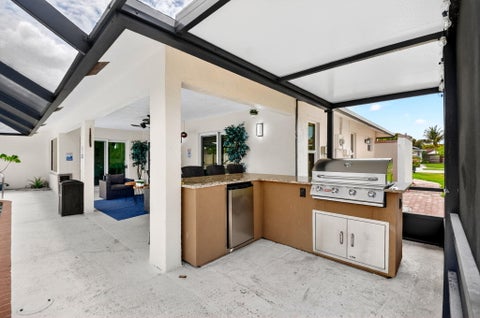 Tiny photo for 990 Hickory Trail, Wellington, FL 33414 (MLS # B26070621)