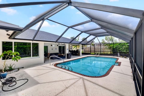Tiny photo for 990 Hickory Trail, Wellington, FL 33414 (MLS # B26070621)