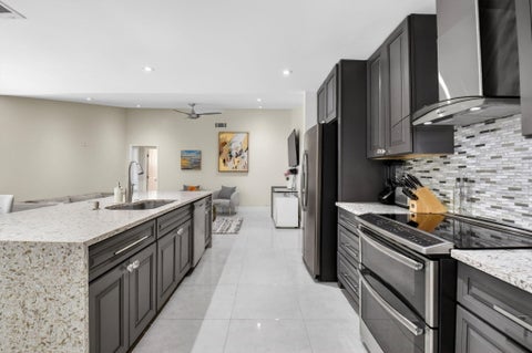 Tiny photo for 990 Hickory Trail, Wellington, FL 33414 (MLS # B26070621)