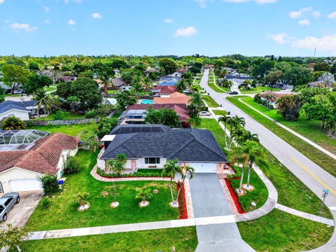 Tiny photo for 990 Hickory Trail, Wellington, FL 33414 (MLS # B26070621)