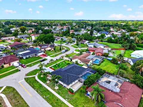 Tiny photo for 990 Hickory Trail, Wellington, FL 33414 (MLS # B26070621)