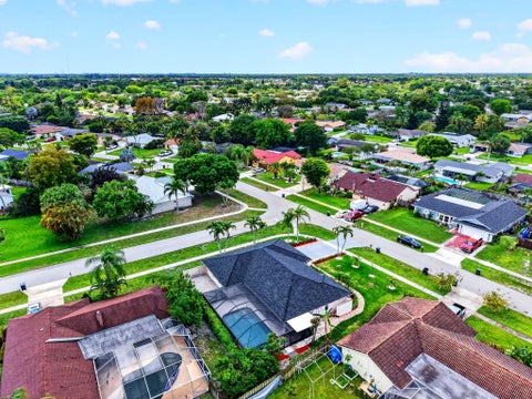 Tiny photo for 990 Hickory Trail, Wellington, FL 33414 (MLS # B26070621)
