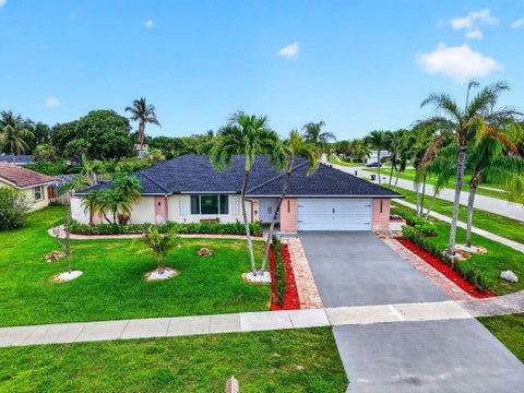 Tiny photo for 990 Hickory Trail, Wellington, FL 33414 (MLS # B26070621)