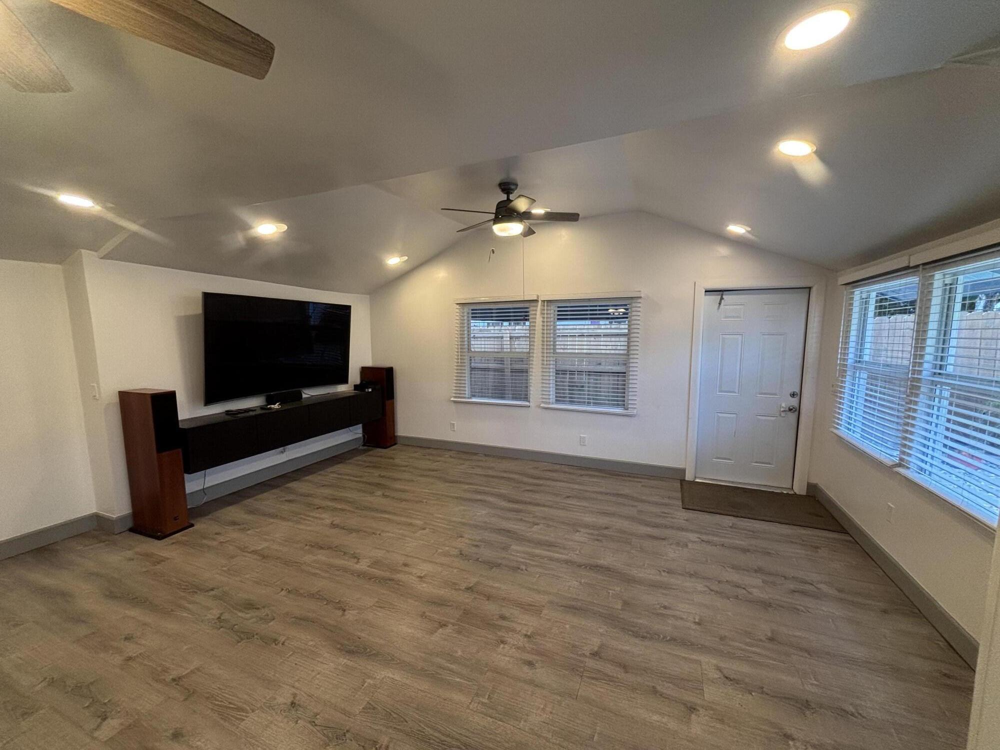 LAKE WORTH TOWN OF - Residential Lease