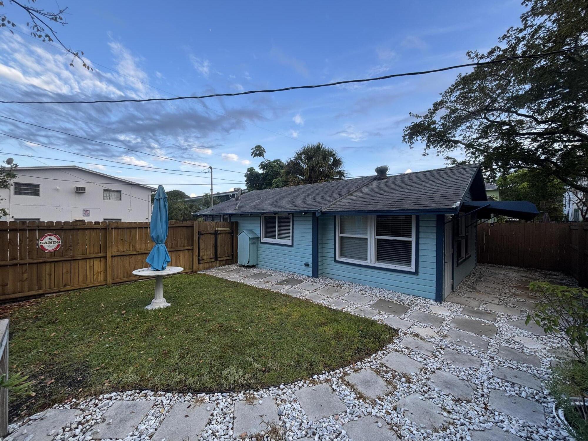 LAKE WORTH TOWN OF - Residential Lease