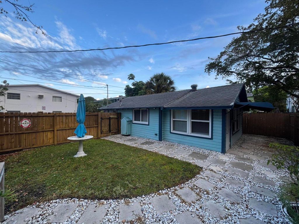 Photo of 311 S K Street #2, Lake Worth Beach, FL 33460 (MLS # B26020105)
