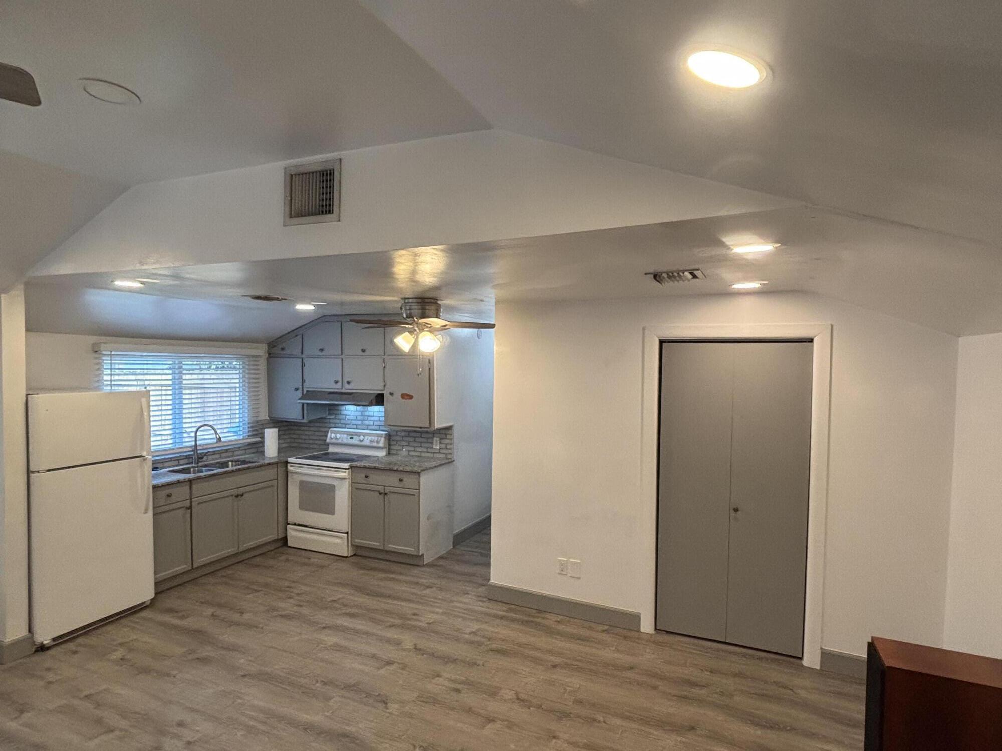 LAKE WORTH TOWN OF - Residential Lease