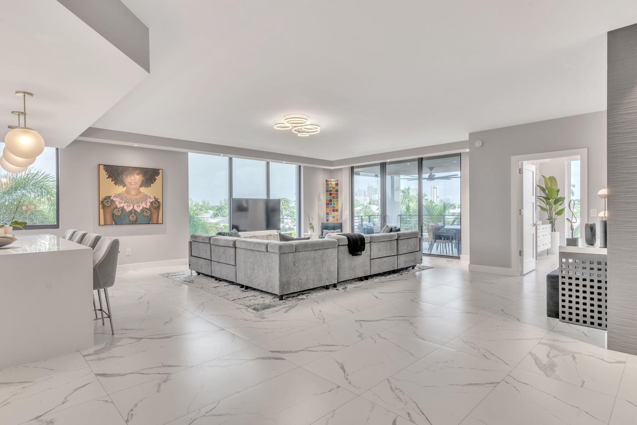 1507 SE 15th Street 302