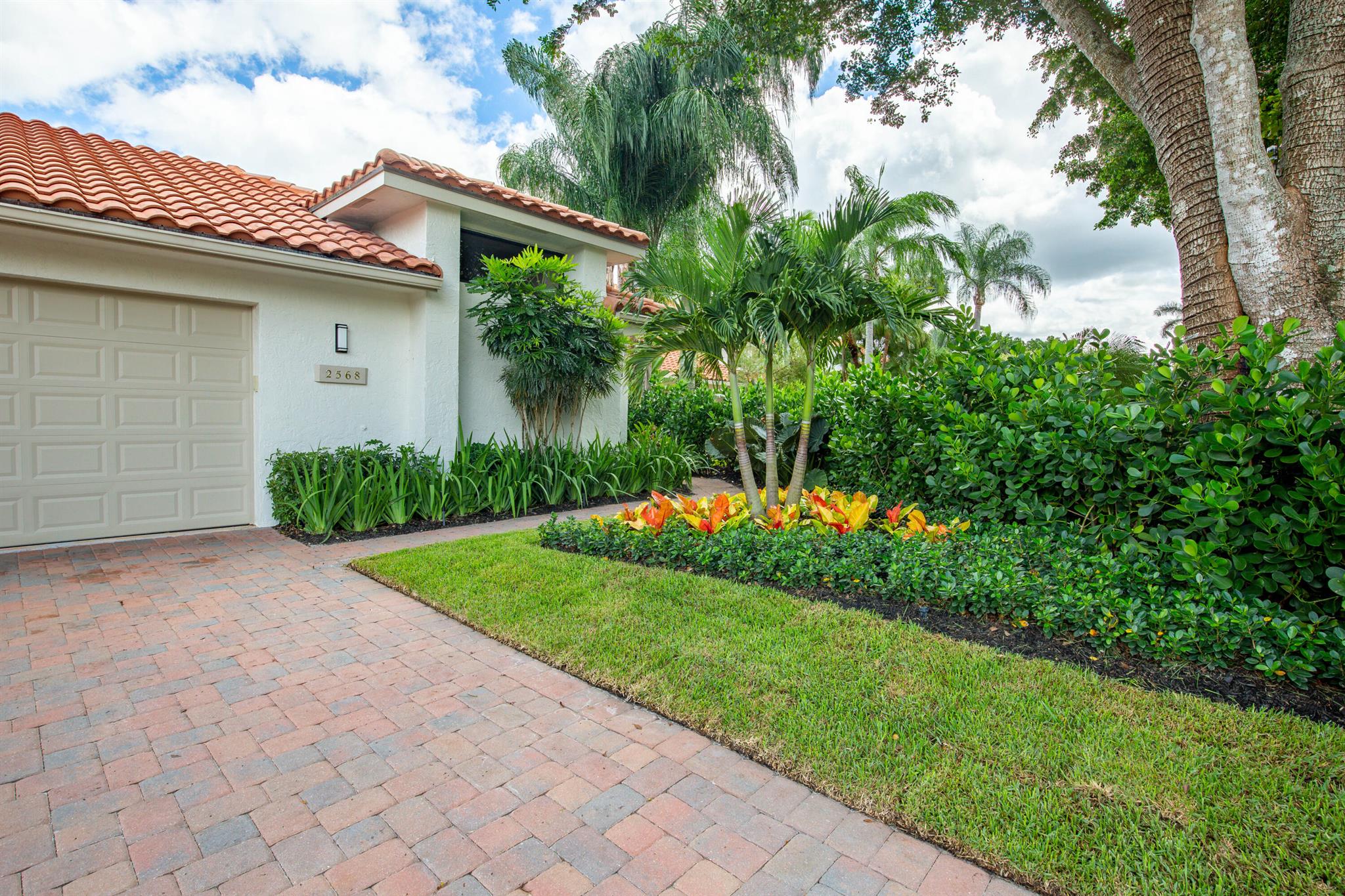 2568 Sheltingham Drive