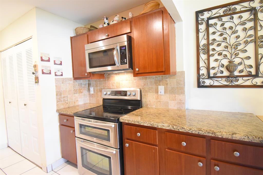 Delray Villas 03 - Residential