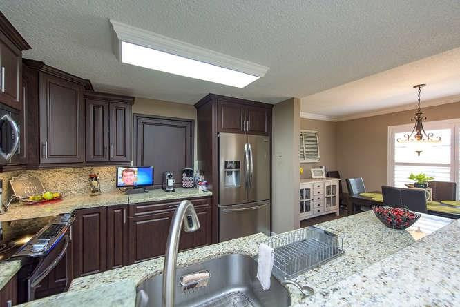 Country Club Towers - Residential