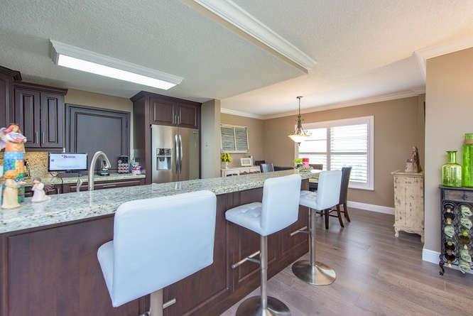 Country Club Towers - Residential