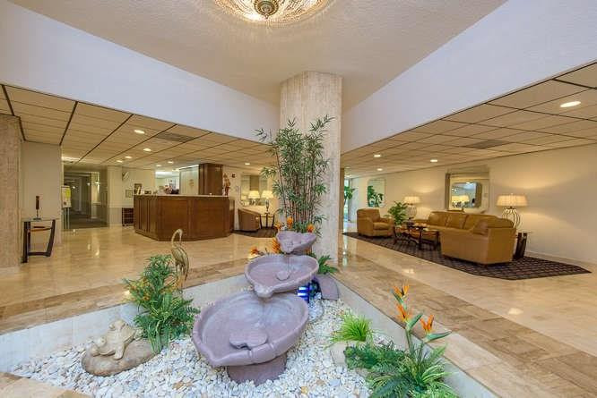 Country Club Towers - Residential